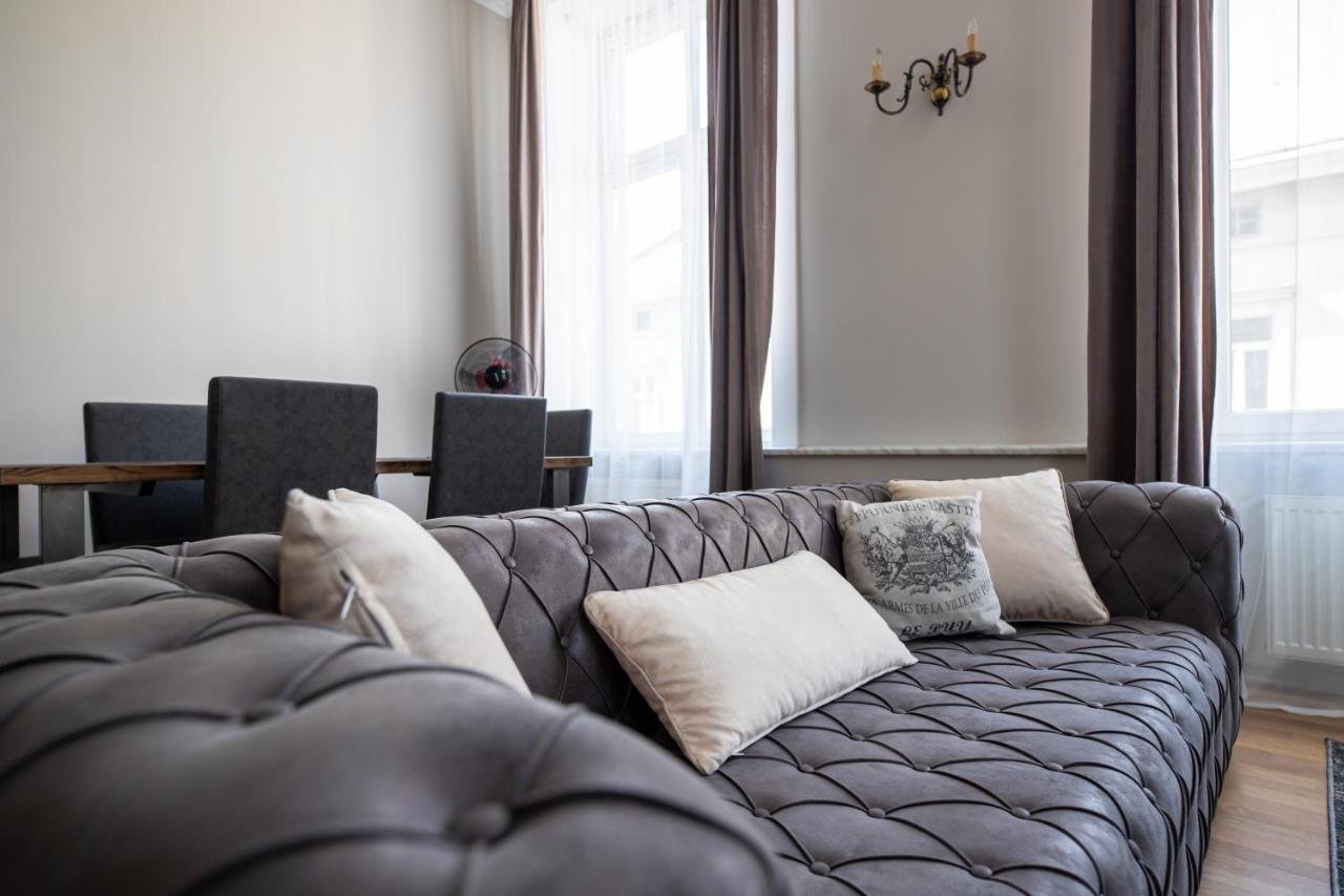 3 Room Apartments On Galytska 리비프 외부 사진