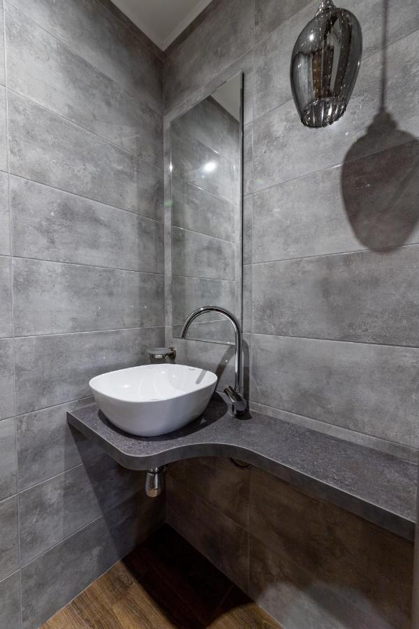 3 Room Apartments On Galytska 리비프 외부 사진