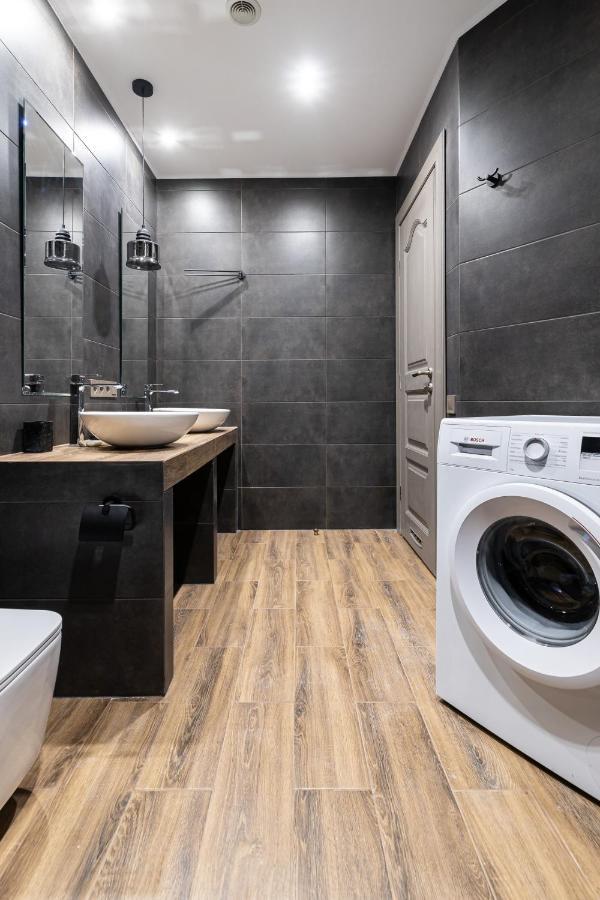3 Room Apartments On Galytska 리비프 외부 사진