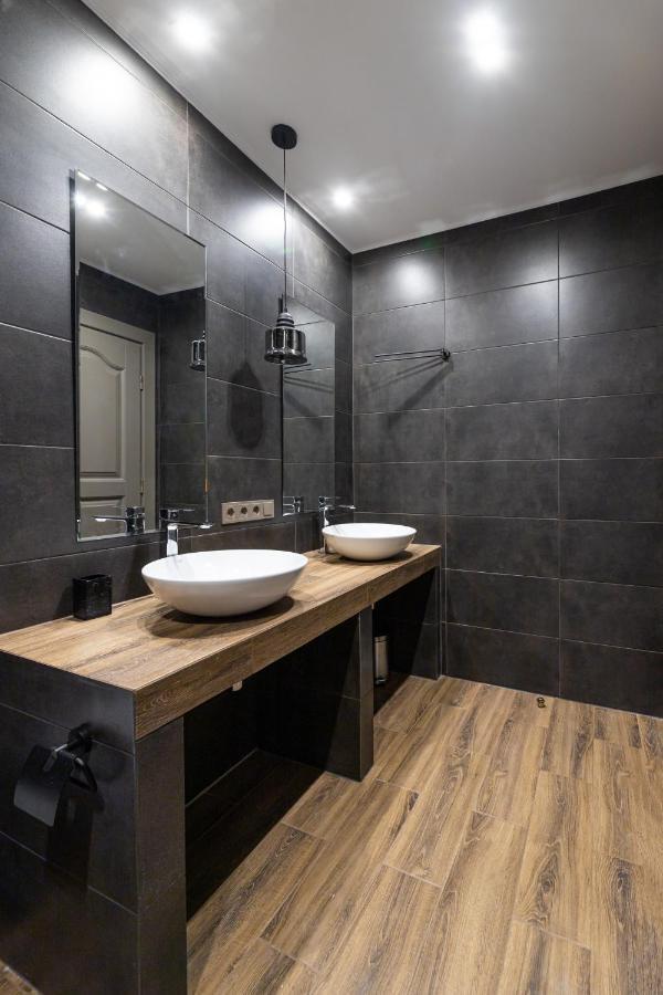 3 Room Apartments On Galytska 리비프 외부 사진
