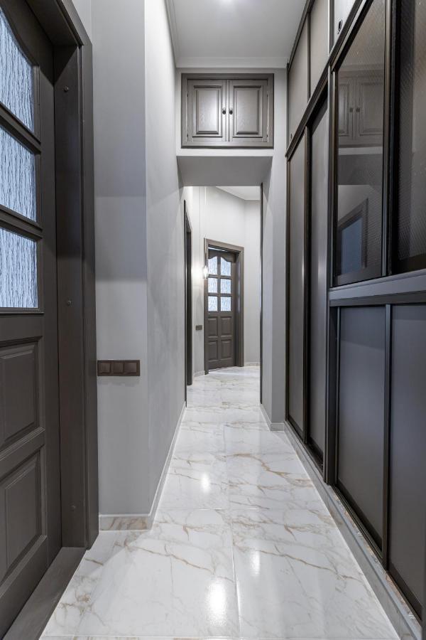 3 Room Apartments On Galytska 리비프 외부 사진